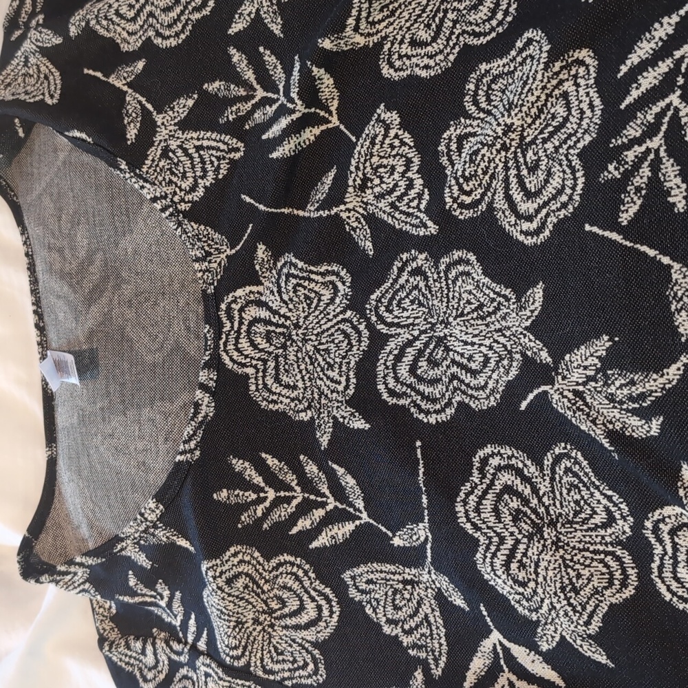 Lularoe classic Tee